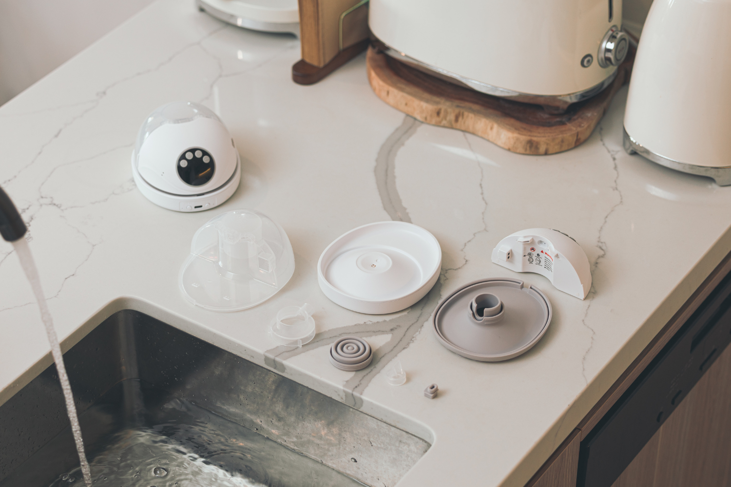 Nessey Handsfree Wearable Breast Pump